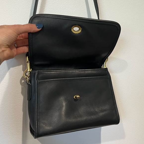 Vintage Coach Crossbody - Picture 8 of 10